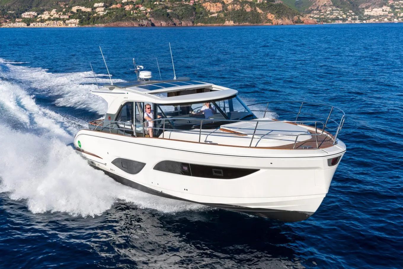 Marex 440 Gourmet Cruiser running offshore